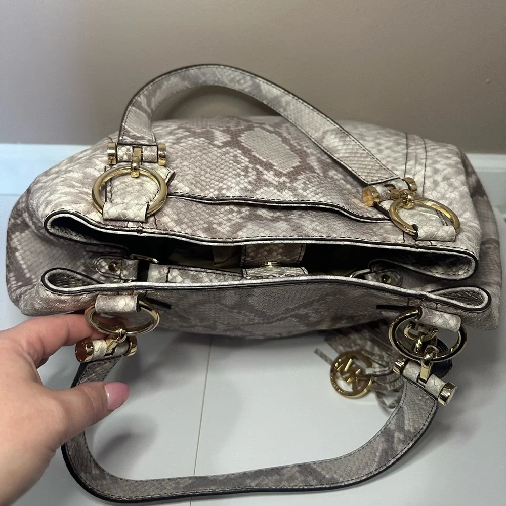 Michael Kors EUC Frances Snake Embossed Leather Shoulder Bag in Cocoa